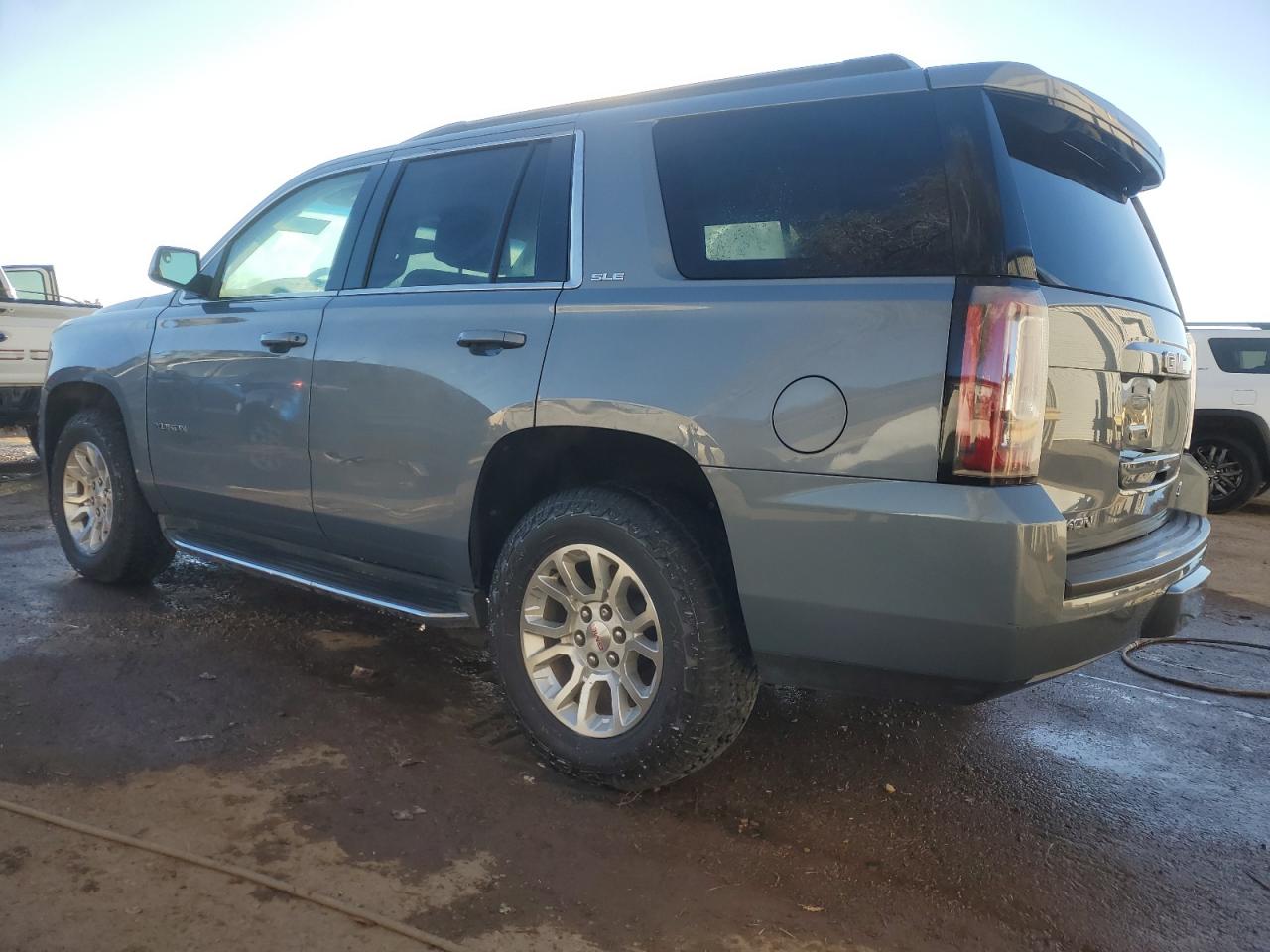 2016 GMC Yukon - Image 2