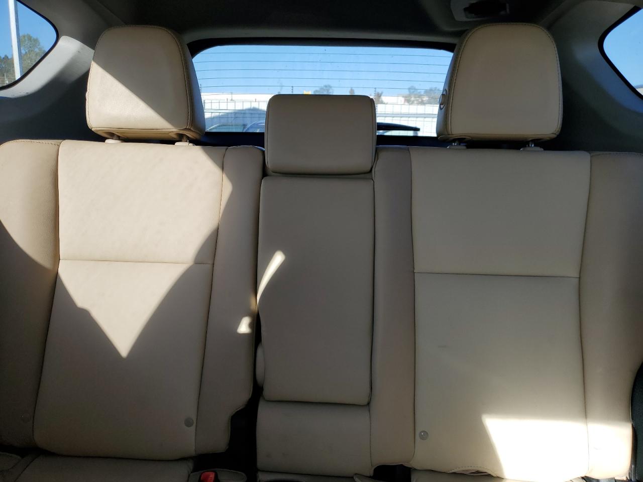 2015 Toyota RAV 4 - Image 10