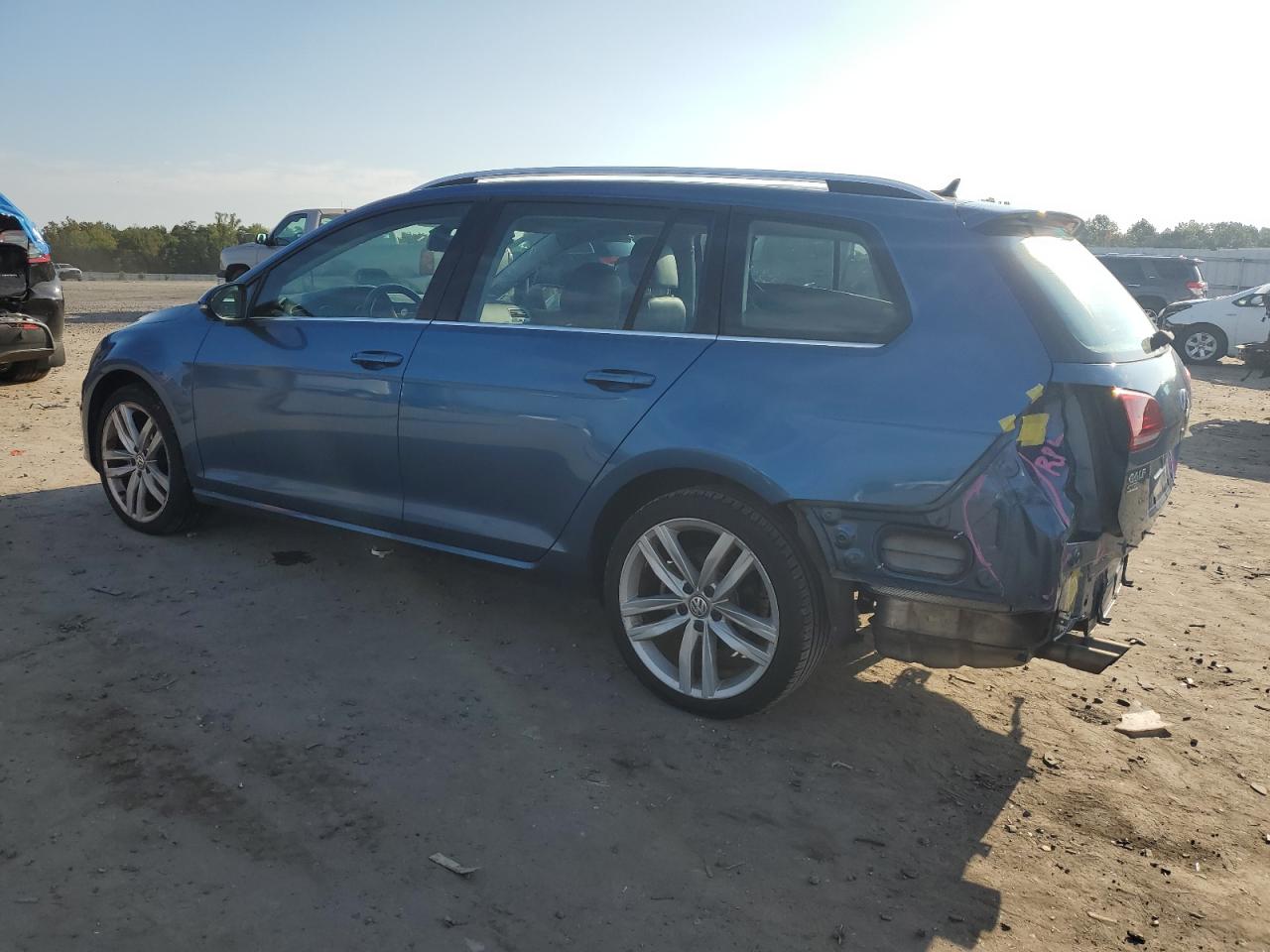 3VWC17AU1HM543092 2017 VOLKSWAGEN GOLF - Image 2