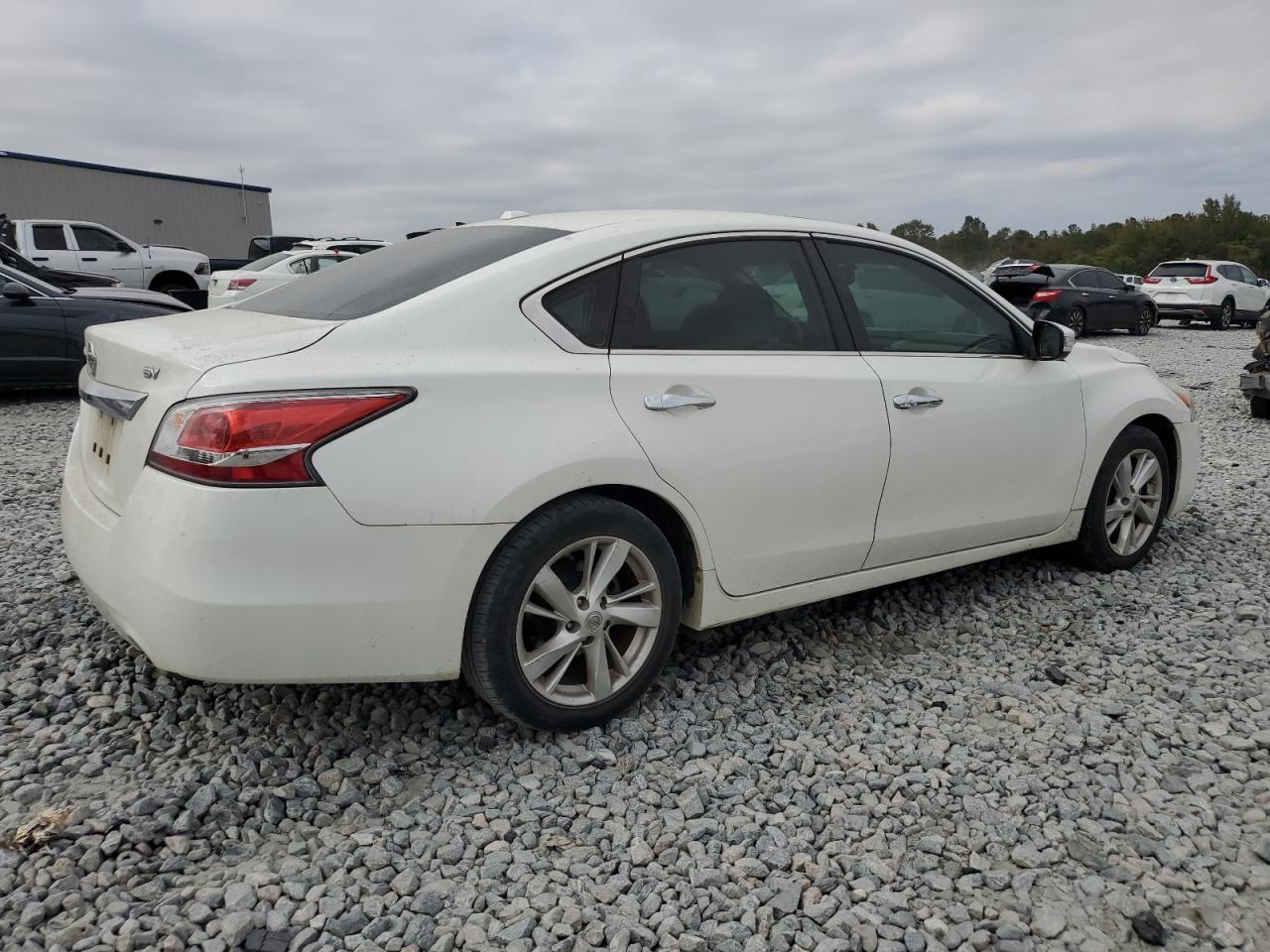 2015 Nissan Altima - Image 3