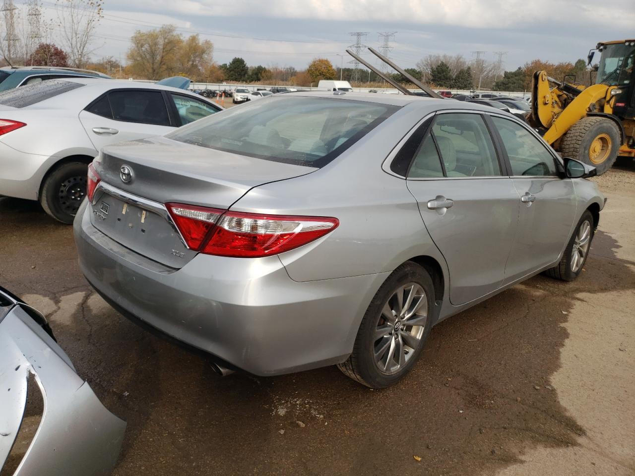 2016 Toyota Camry - Image 3