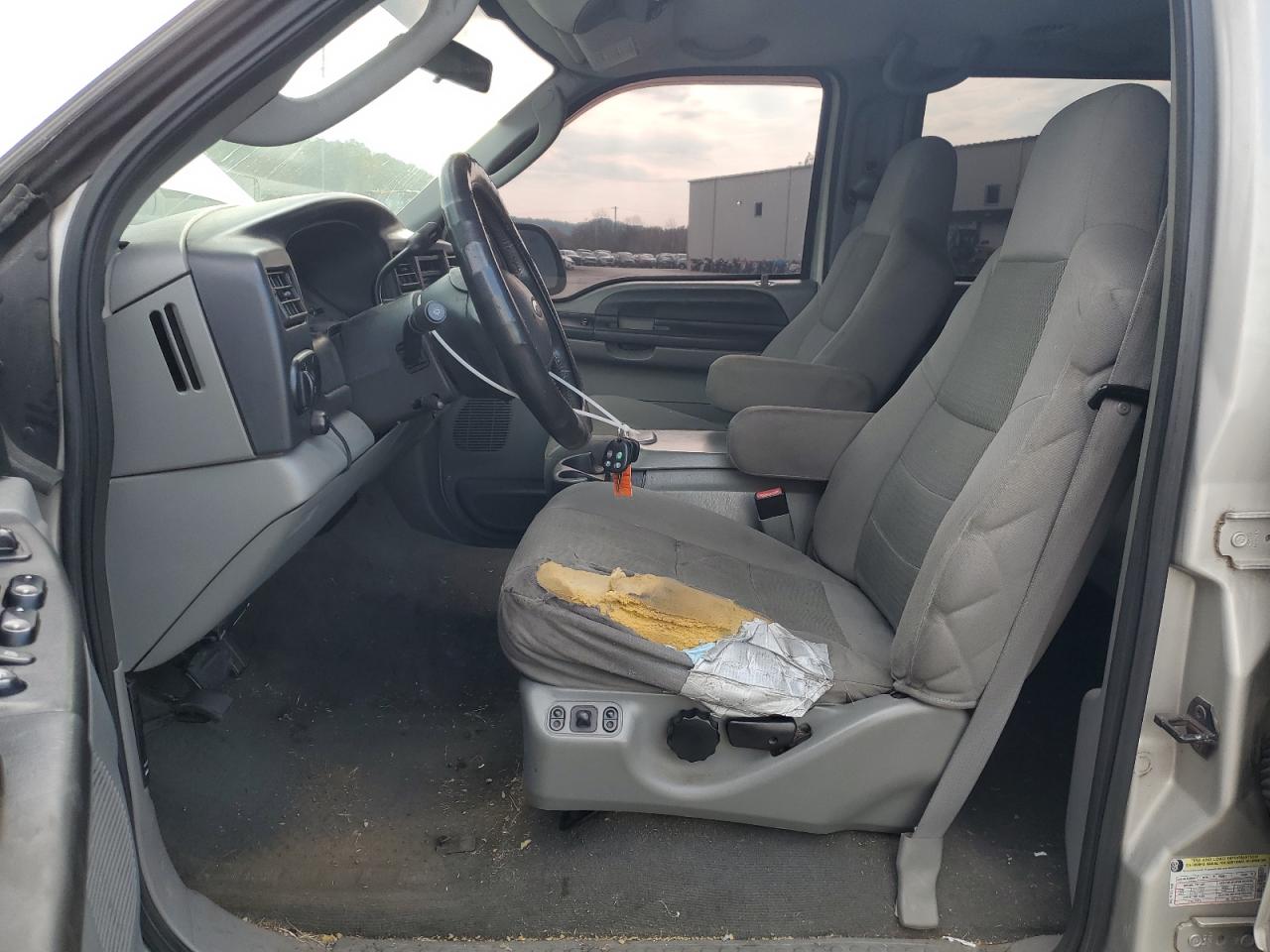 2005 Ford Excursion - Image 7