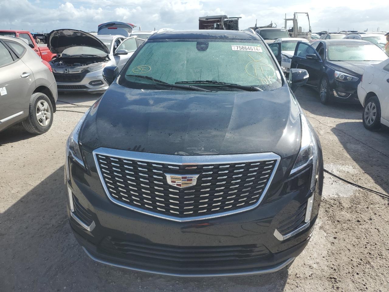 VIN 1GYKNCRS1MZ174526 2021 CADILLAC XT5 no.5