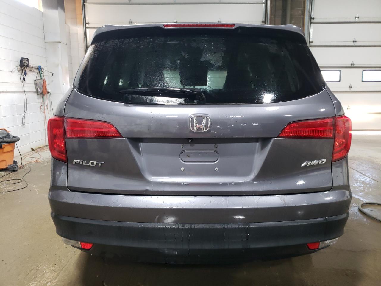 5FNYF6H79HB075430 2017 Honda Pilot Exln