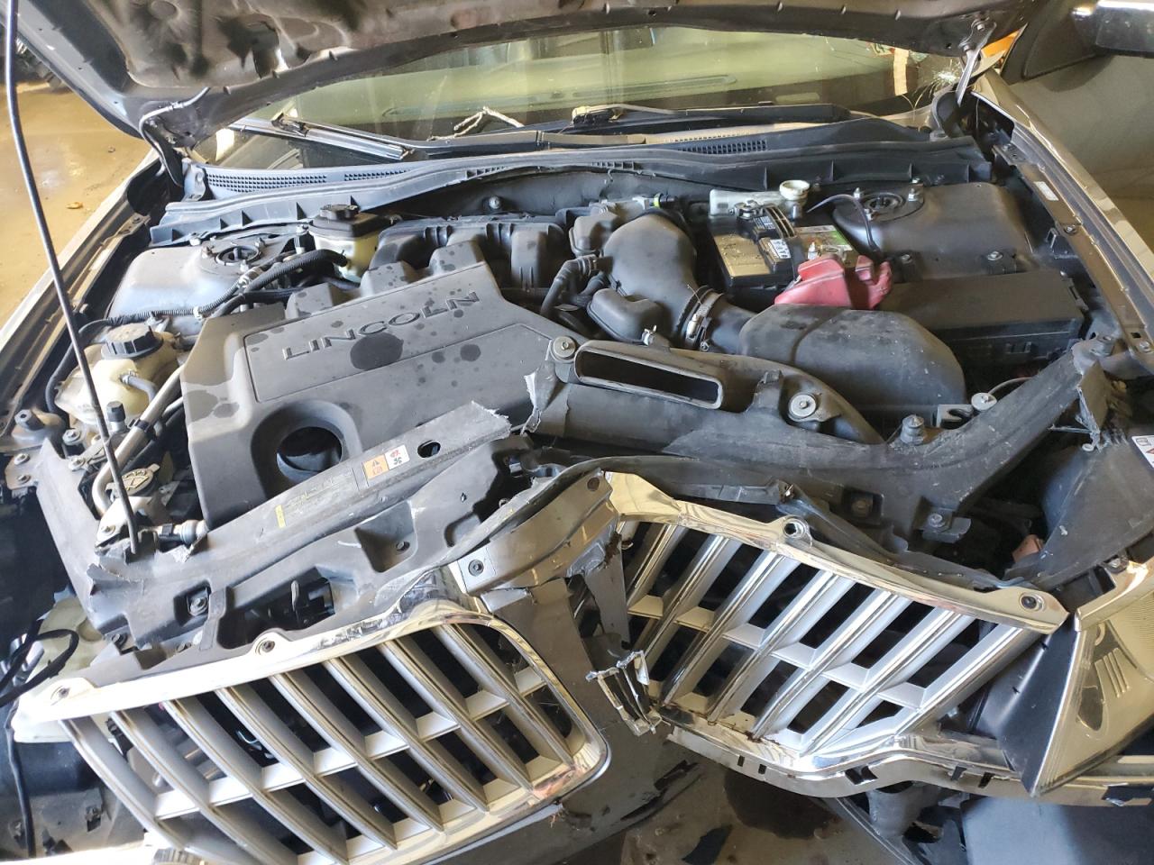 2010 Lincoln MKZ - Image 12