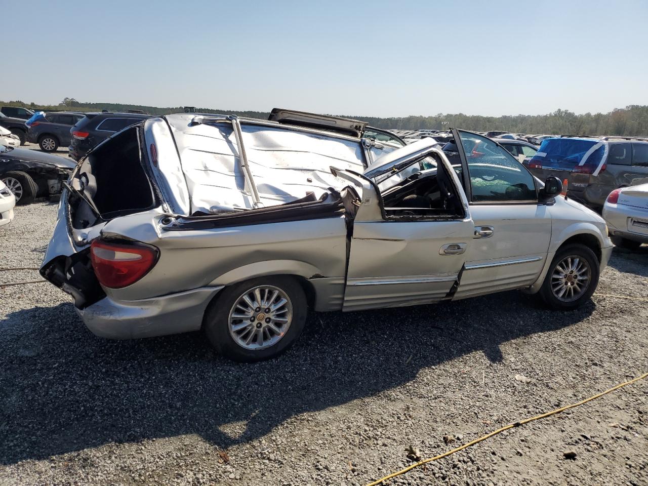 2002 Chrysler Town & Country - Image 3