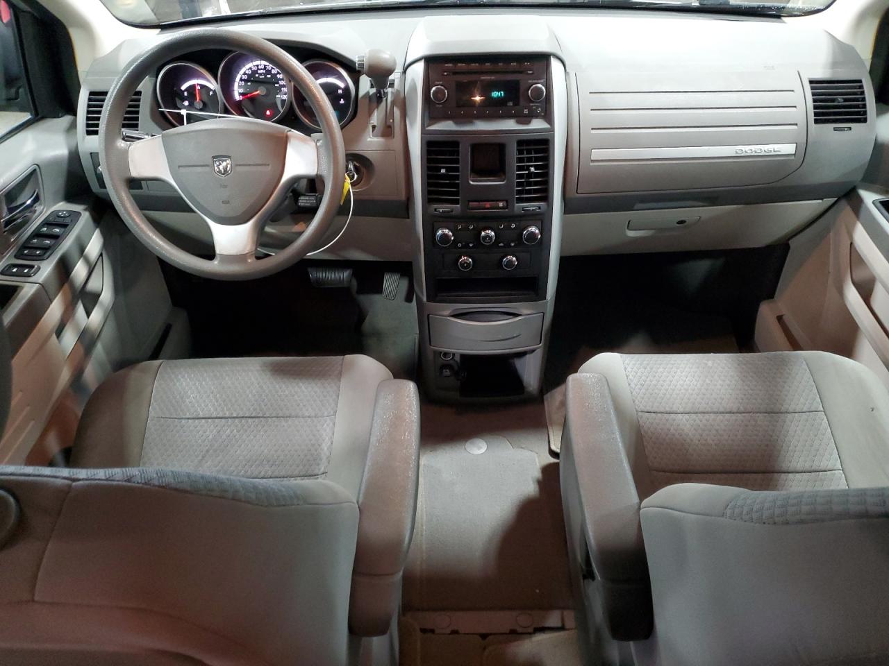 2010 Dodge Caravan - Image 8