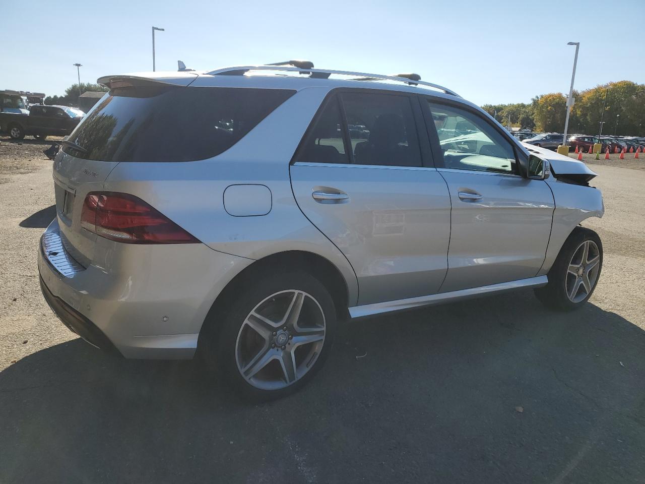 2016 Mercedes-Benz GLE - Image 3