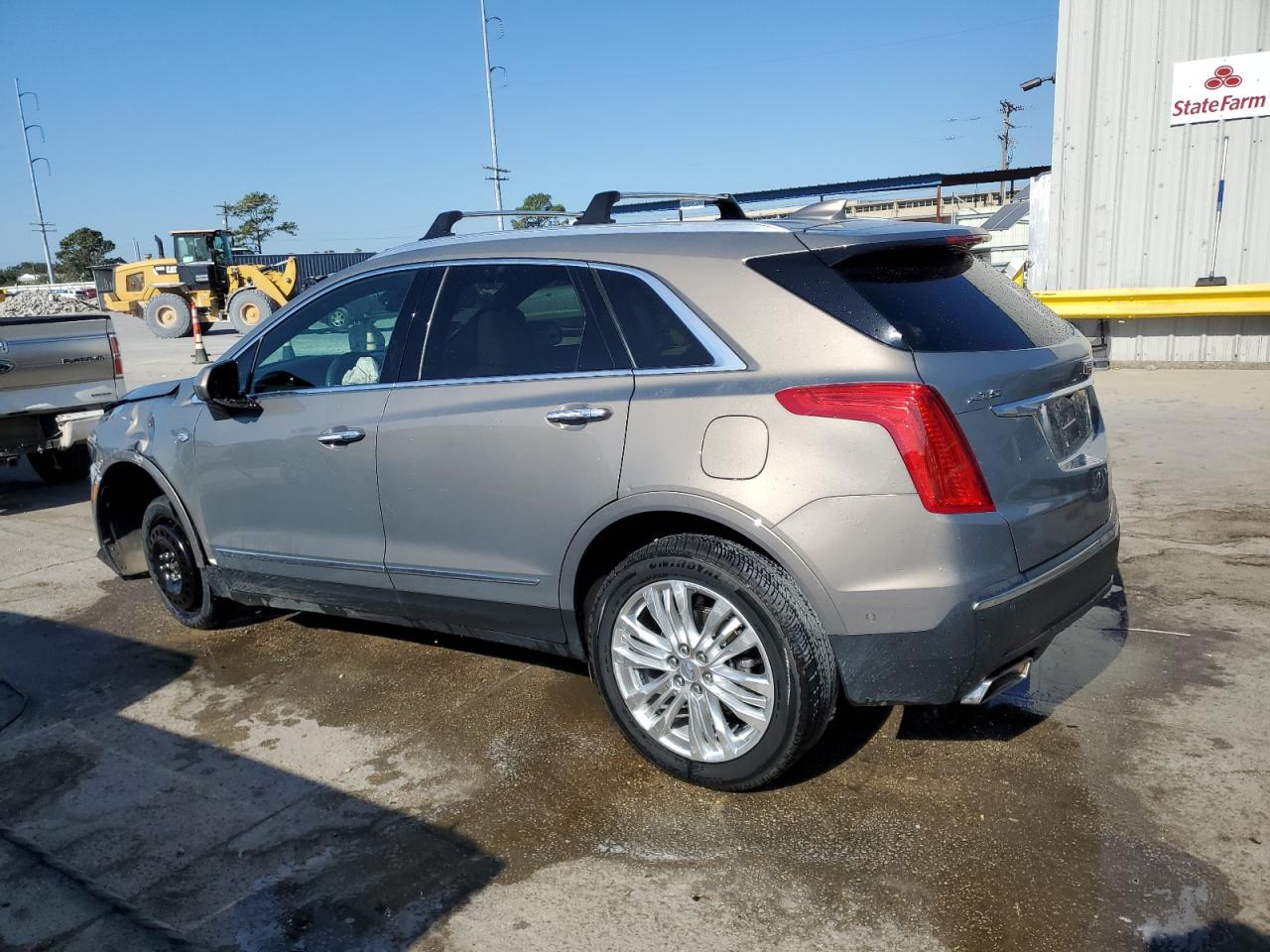 2017 Cadillac XT5 - Image 2