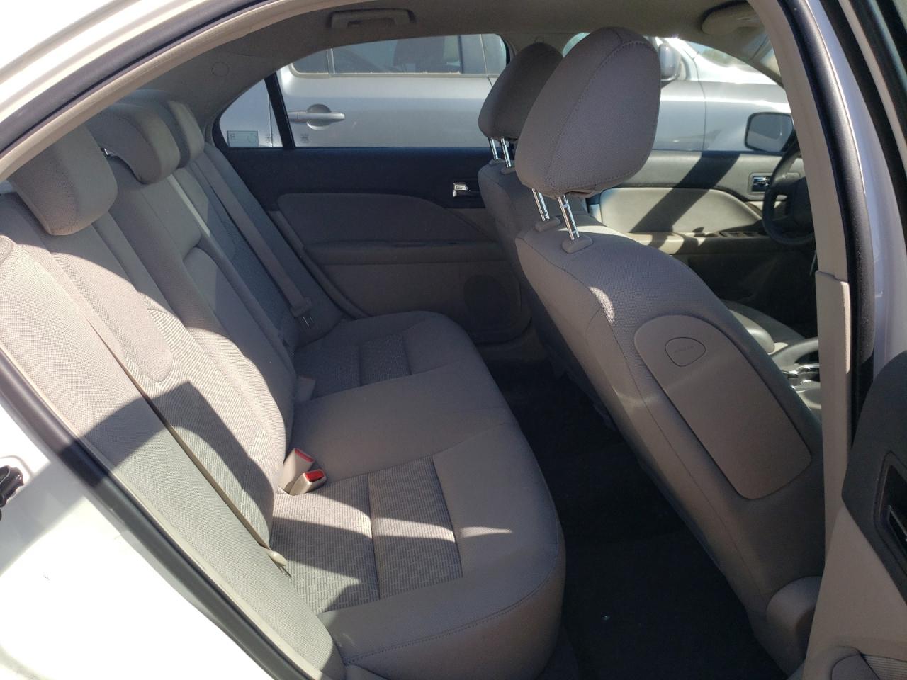 2010 Ford Fusion S VIN: 3FAHP0GA3AR219250 Lot: 72928864