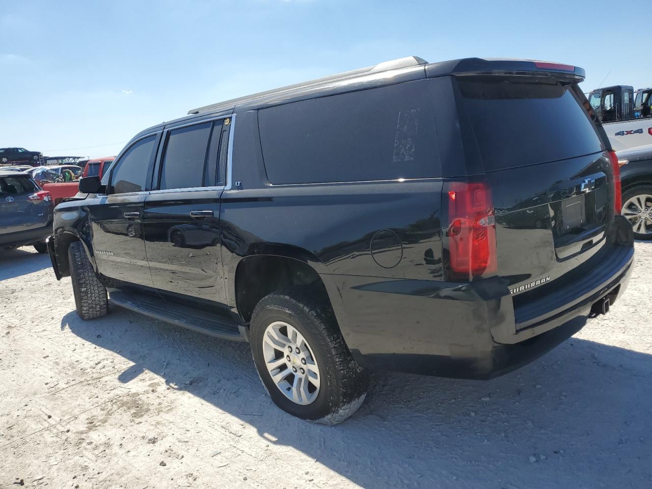 1GNSCHKC8GR105565 2016 CHEVROLET SUBURBAN - Image 2