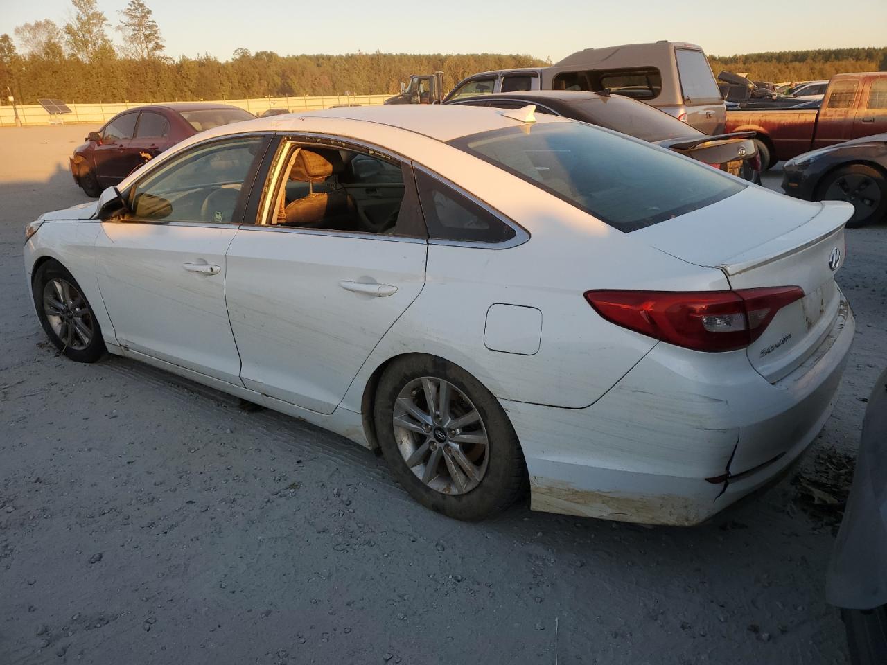 2016 Hyundai Sonata - Image 2