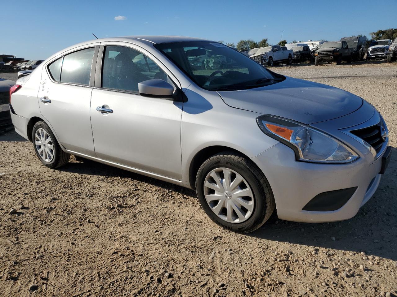 2019 Nissan Versa - Image 4