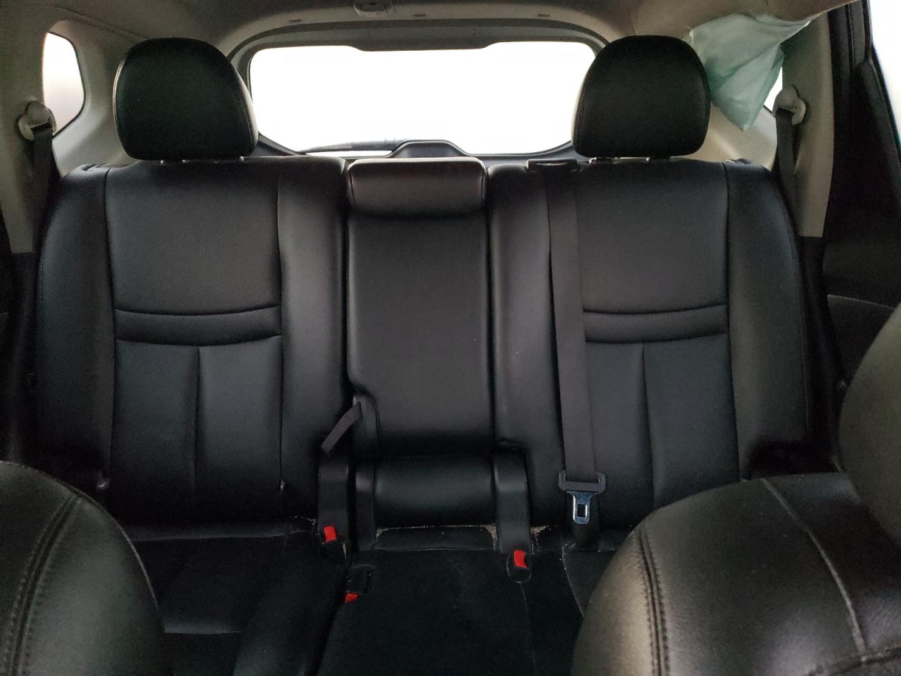 2018 Nissan Rogue - Image 10