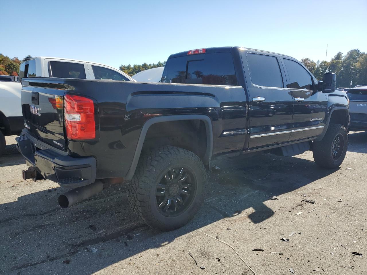 2017 GMC Sierra - Image 3