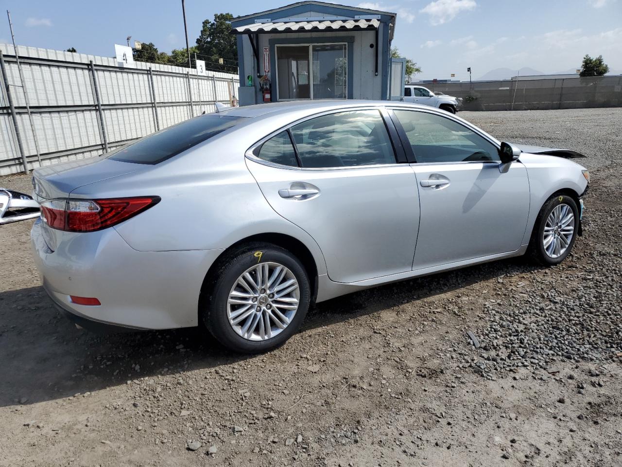 2013 Lexus ES - Image 3