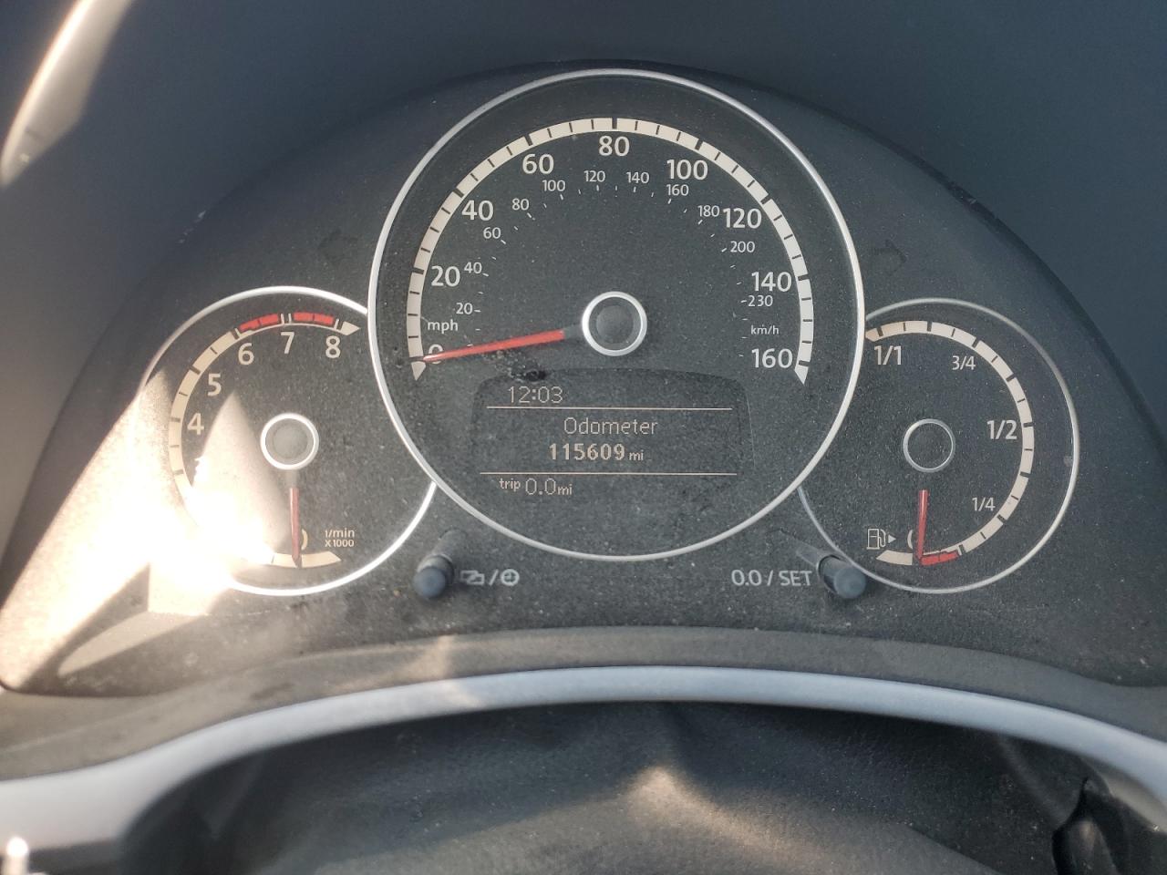 2013 Volkswagen Beetle - Image 9