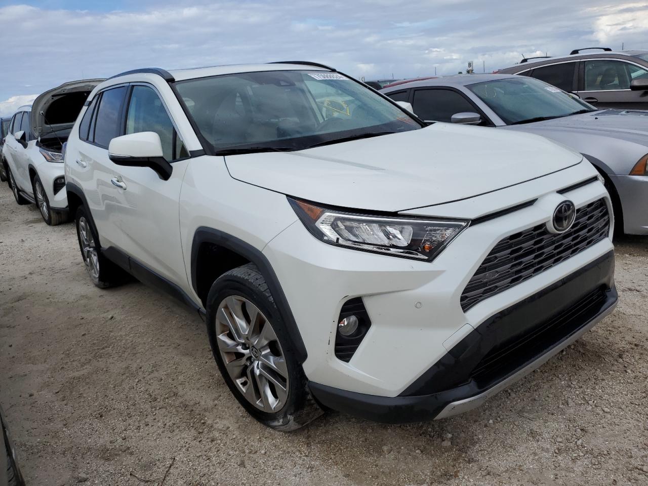 2020 Toyota RAV 4 - Image 4