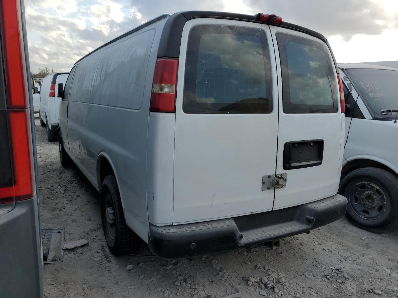 VIN 1GCZGUBG3E1149489 2014 CHEVROLET EXPRESS no.2