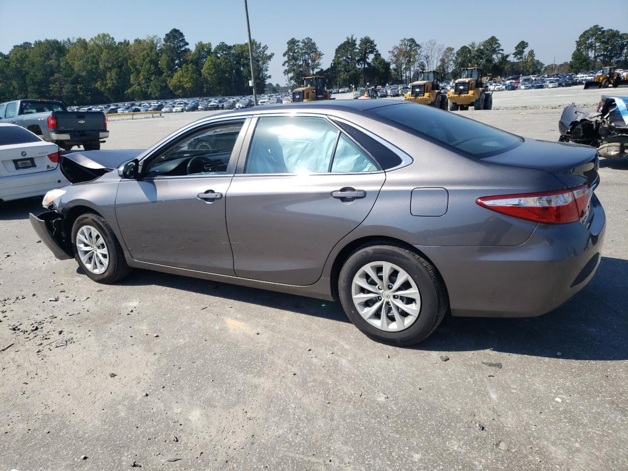 4T1BF1FK7FU087429 2015 TOYOTA CAMRY - Image 2