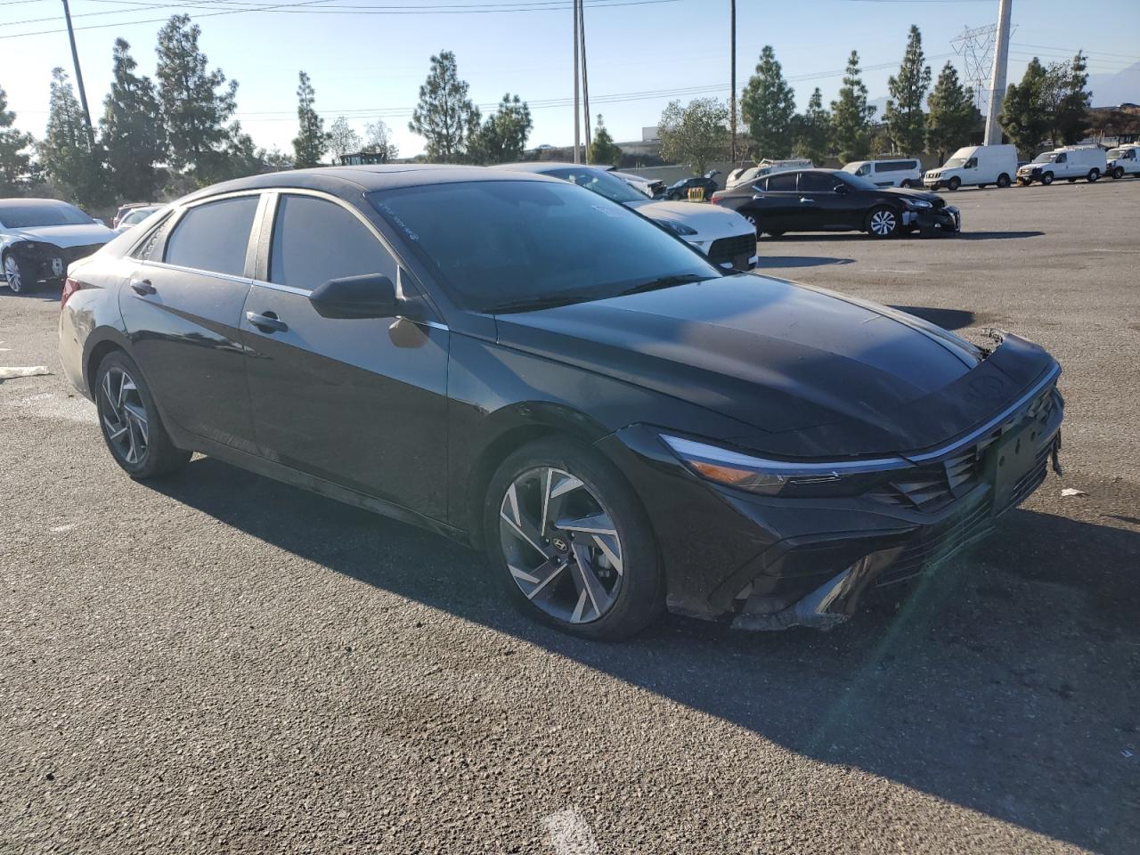 2024 Hyundai Elantra - Image 4
