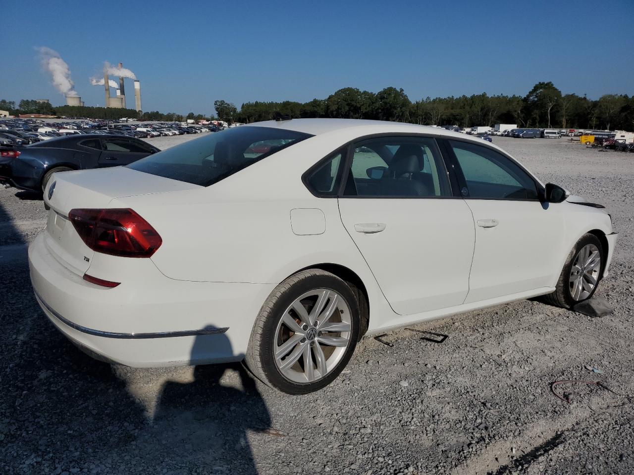 VIN 1VWLA7A32KC011429 2019 VOLKSWAGEN PASSAT no.3