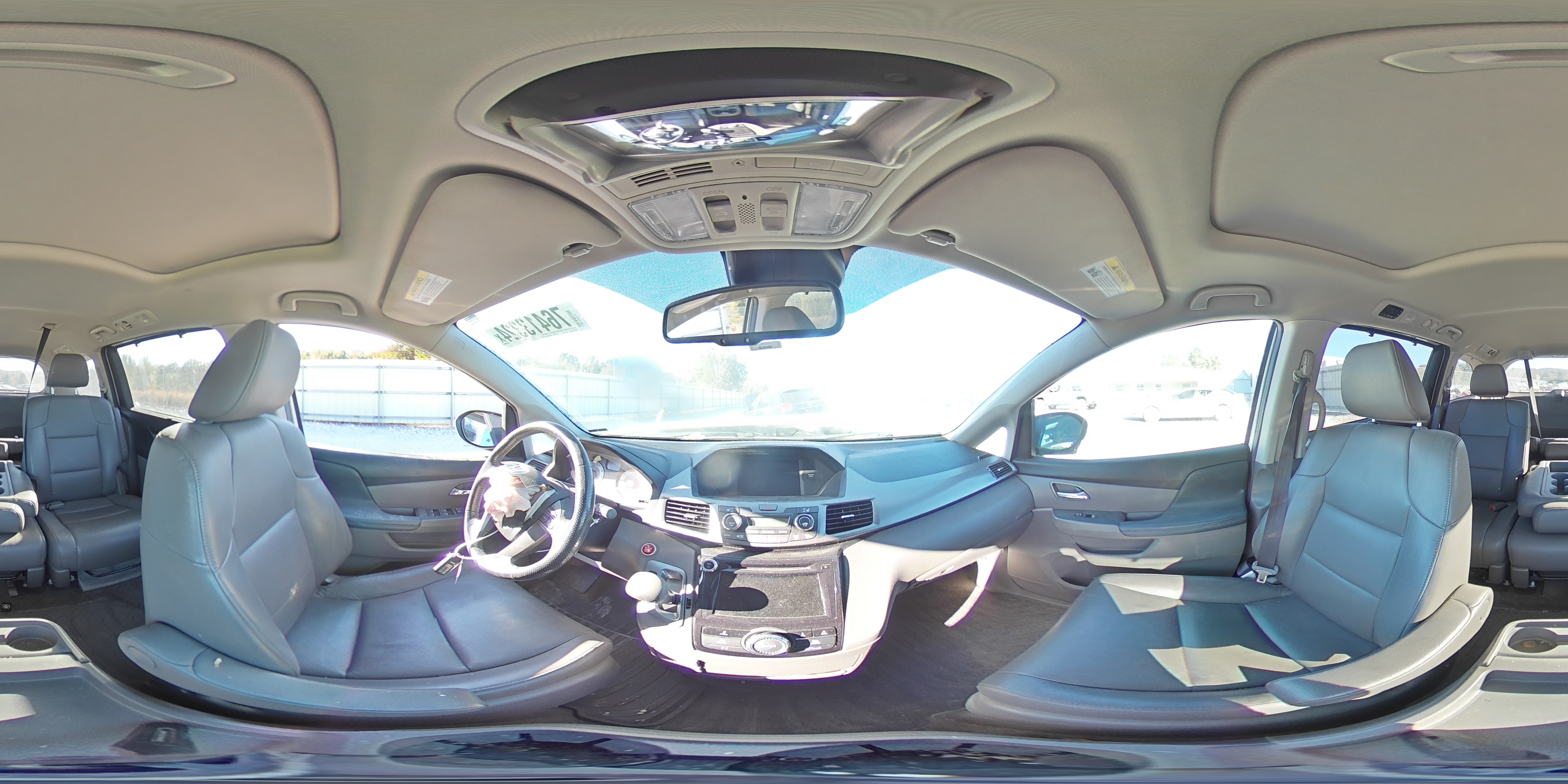 2015 Honda Odyssey - Image 13