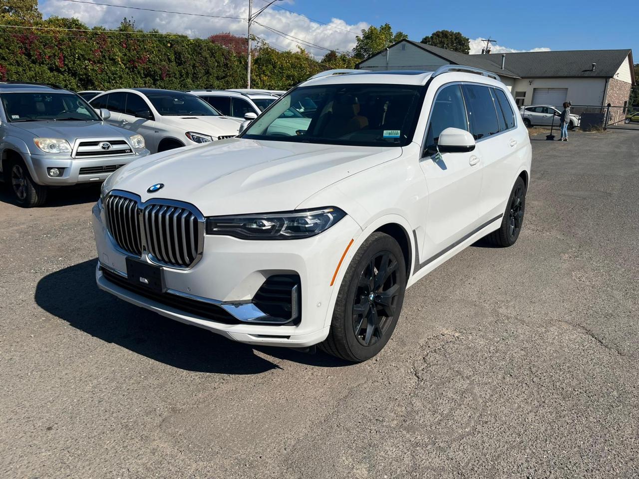 5UXCW2C02M9E88356 2021 BMW X7 - Image 1