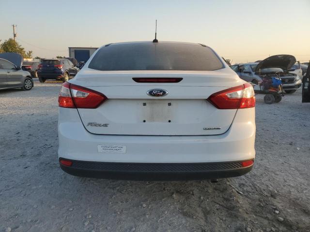 Седаны FORD FOCUS 2012 Белы