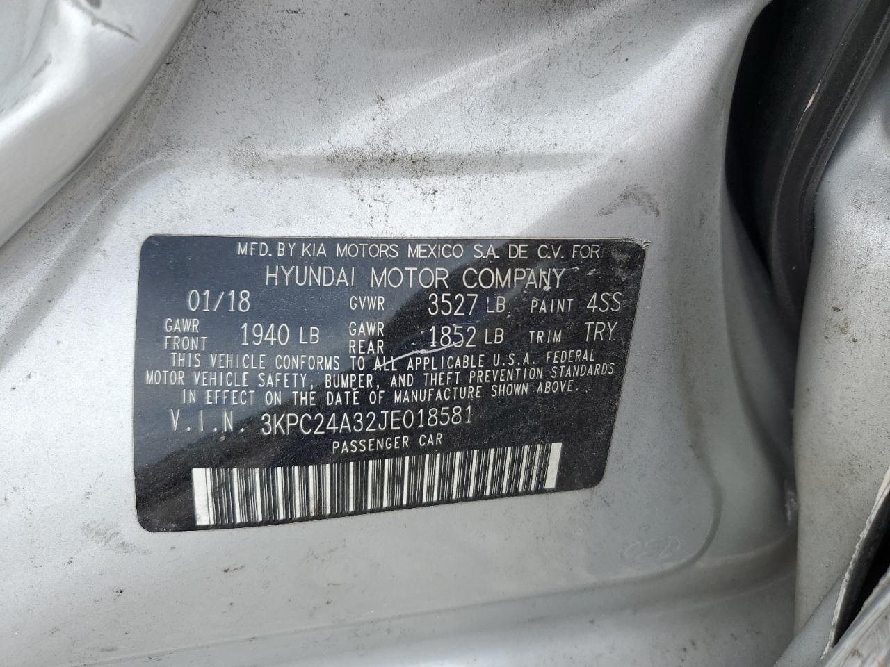 3KPC24A32JE018581 2018 Hyundai Accent Se