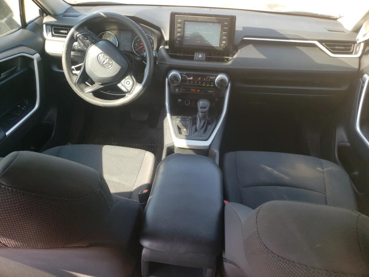 2T3H1RFV6KW045367 2019 Toyota Rav4 Le