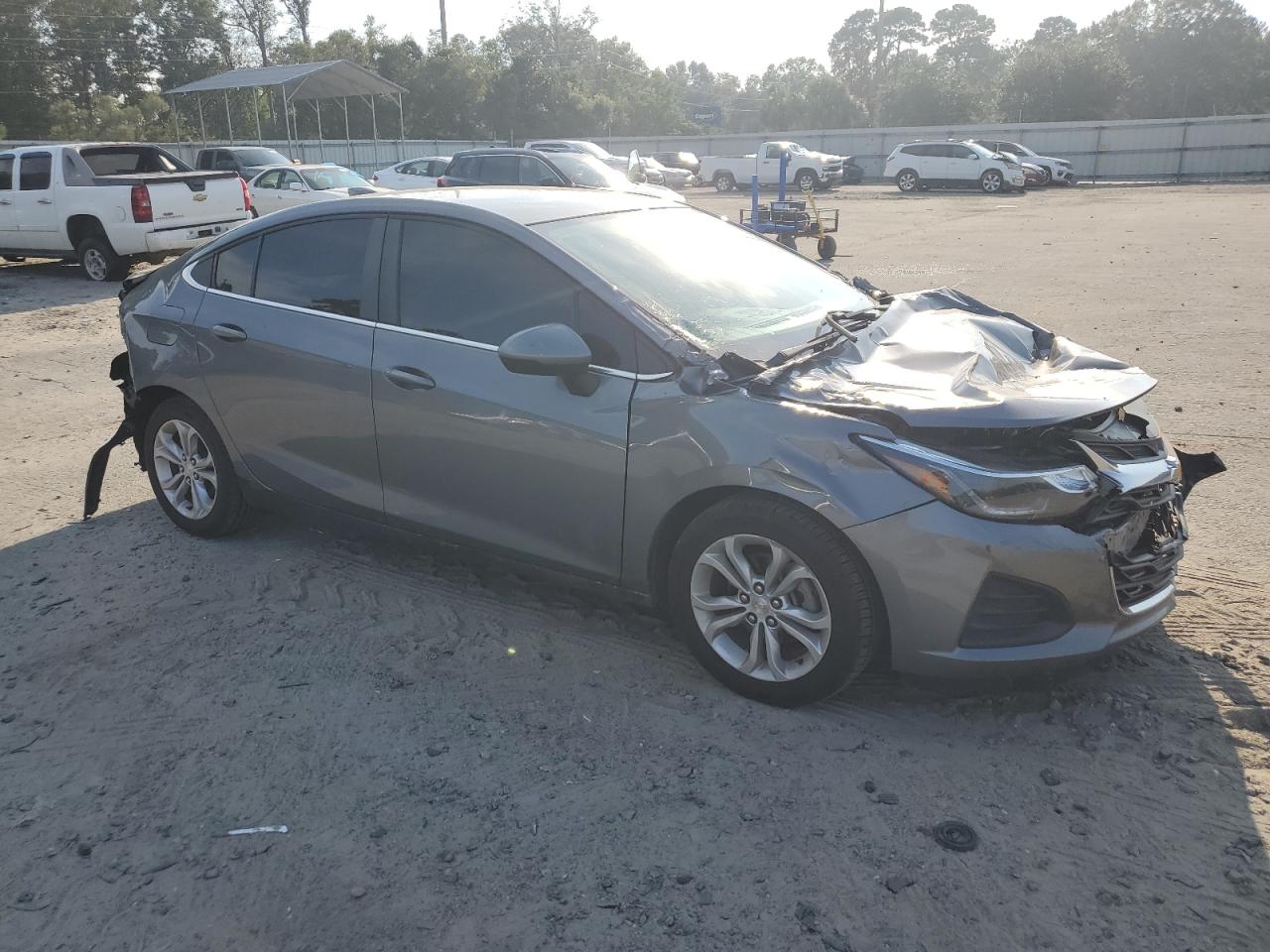 2019 Chevrolet Cruze - Image 4