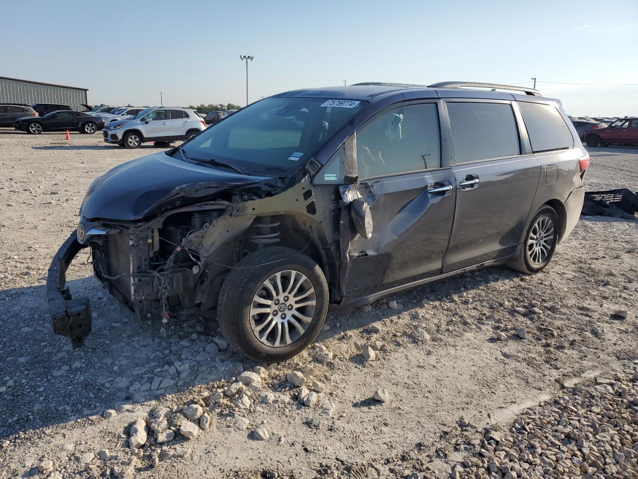 2019 Toyota Sienna - Image 1
