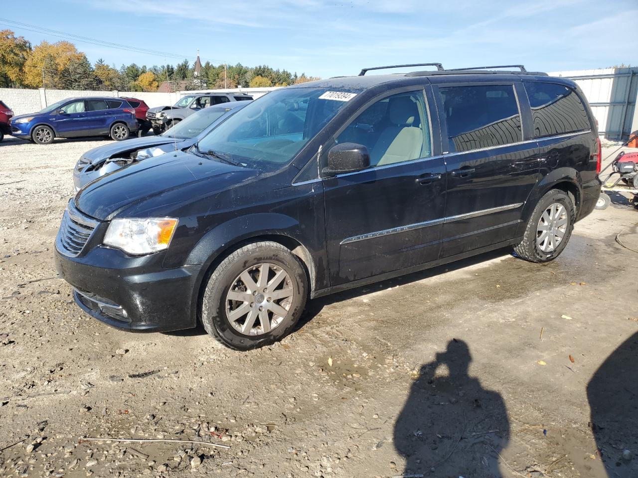 2014 Chrysler Town & Country - Image 1