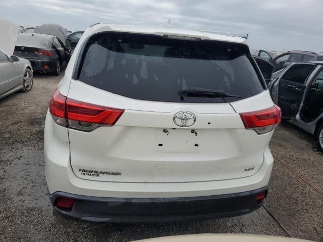  TOYOTA HIGHLANDER 2018 Biały