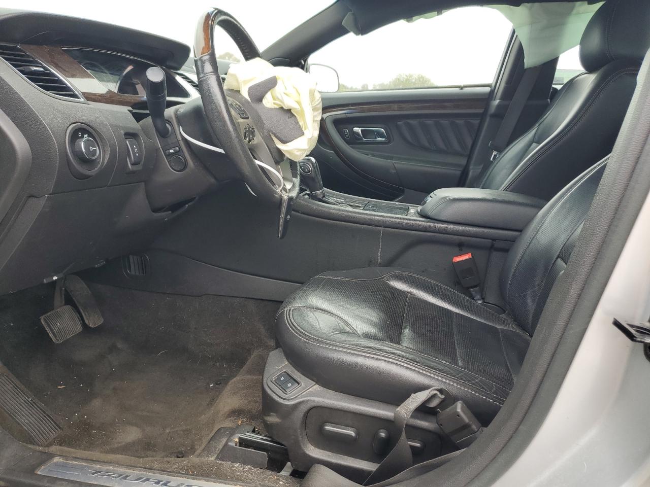 2018 Ford Taurus - Image 7