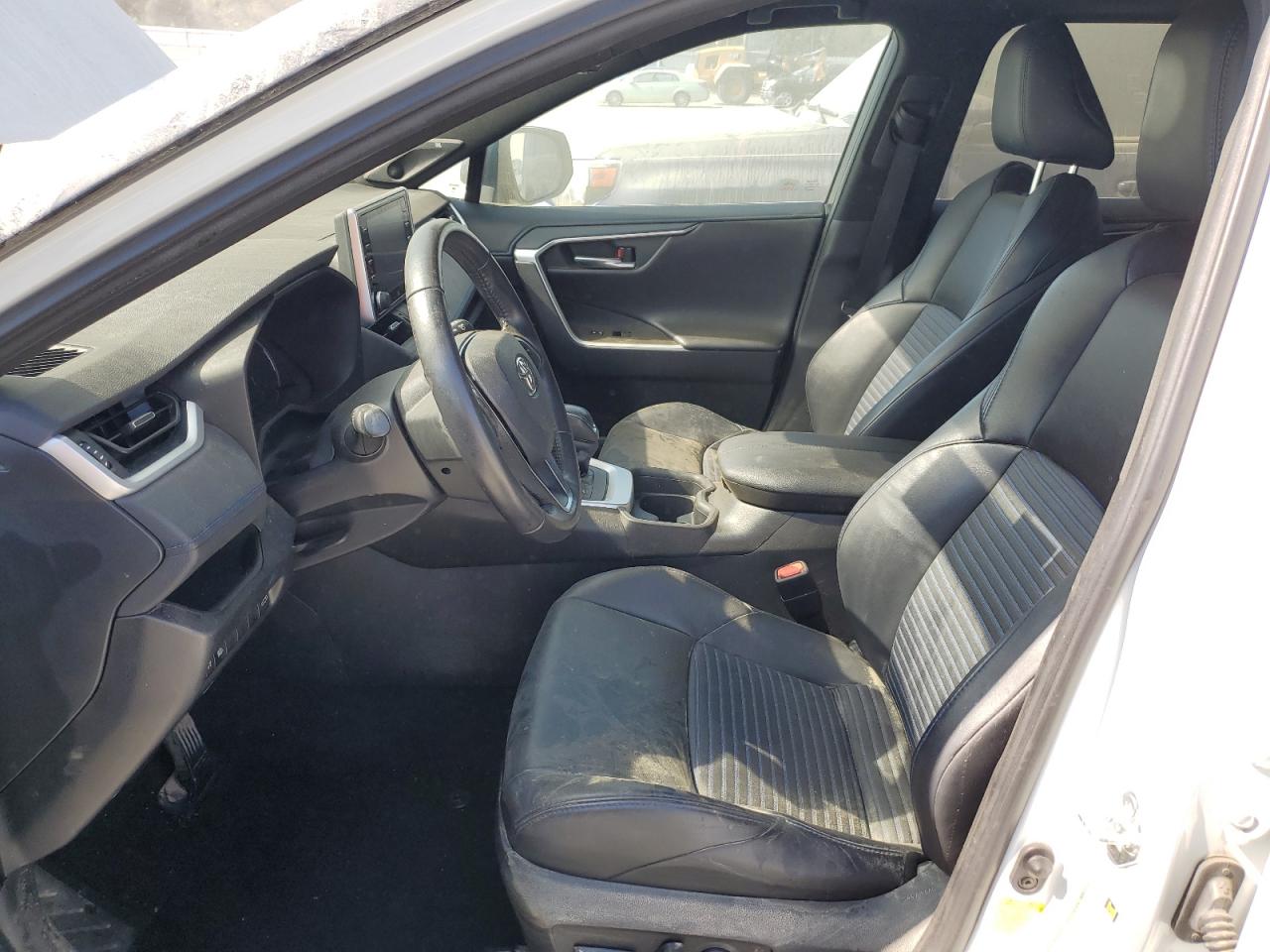 2019 Toyota RAV 4 - Image 7