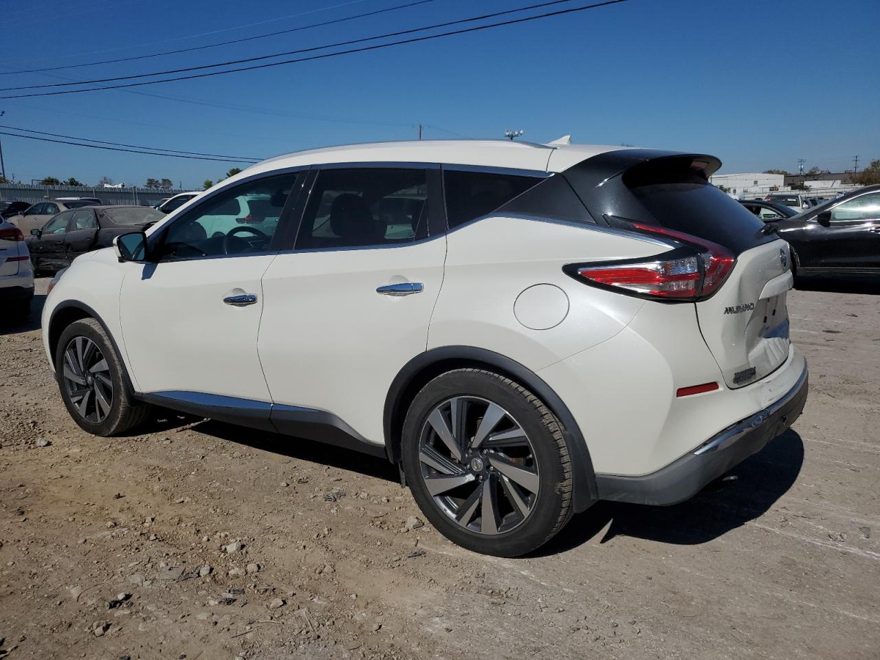2015 Nissan Murano - Image 2