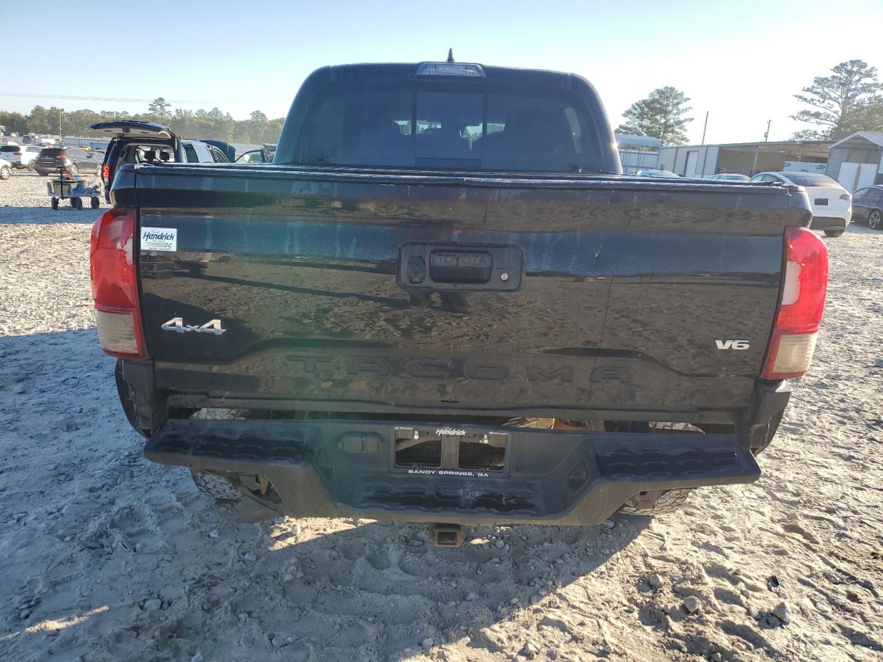 5TFCZ5ANXJX144979 2018 Toyota Tacoma Double Cab