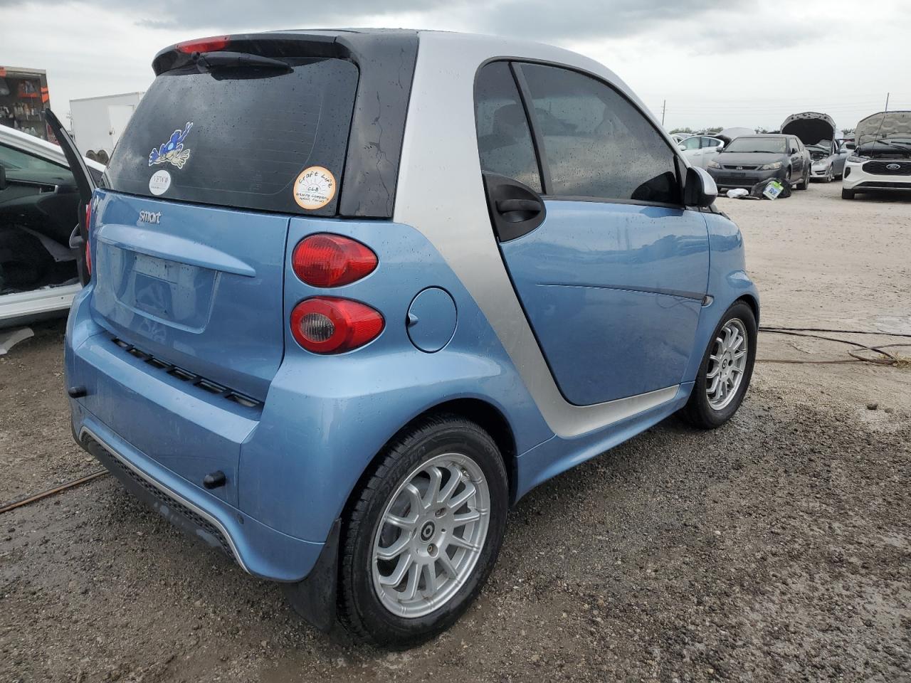 2013 Smart Fortwo Pure VIN: WMEEJ3BAXDK665817 Lot: 74677834