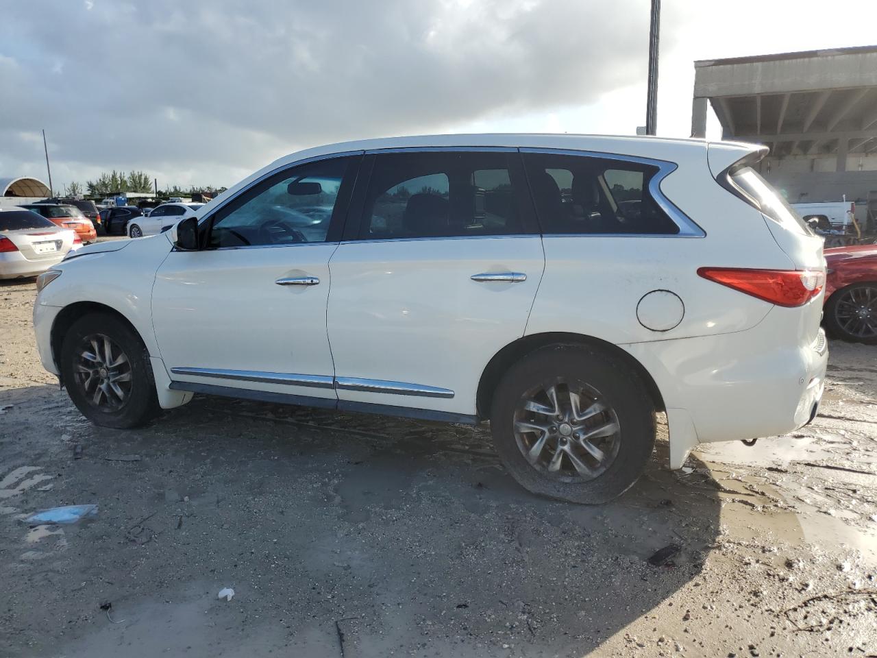 VIN 5N1AL0MN5DC303518 2013 INFINITI JX35 no.2