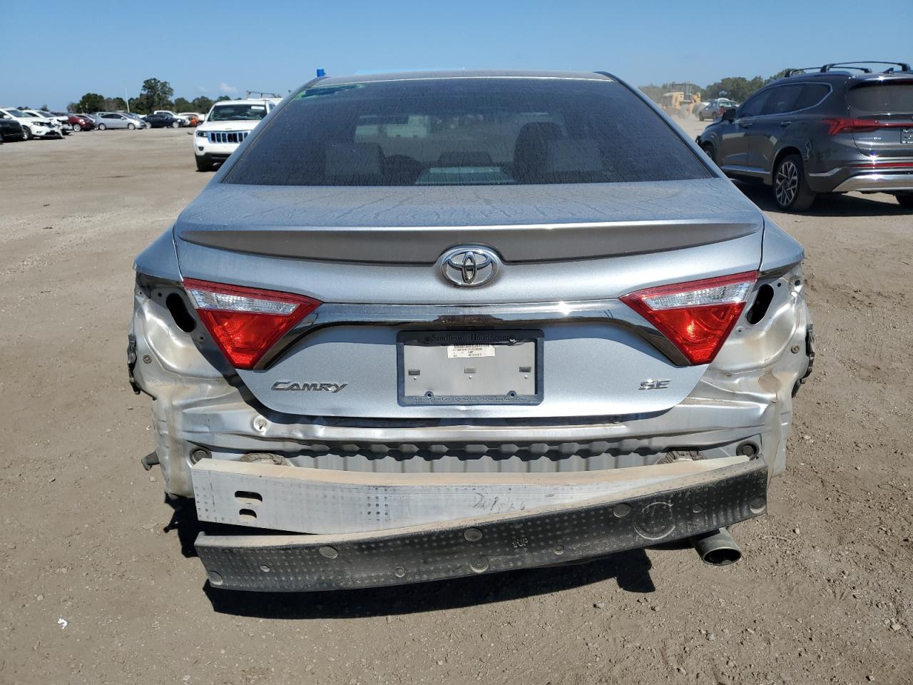 2015 Toyota Camry Le VIN: 4T1BF1FK1FU018560 Lot: 77258604