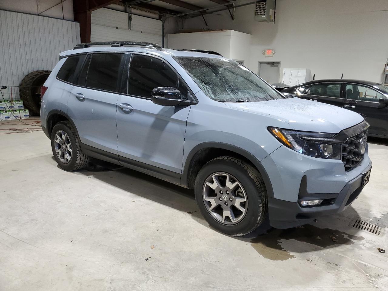 2022 Honda Passport - Image 4