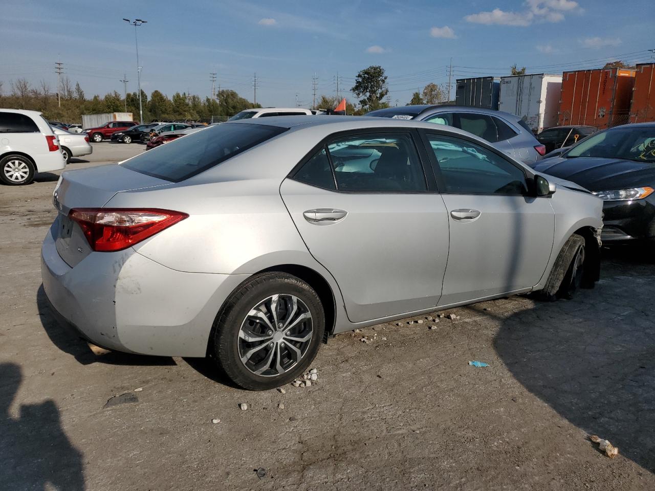 VIN 2T1BURHE8JC072475 2018 TOYOTA COROLLA no.3