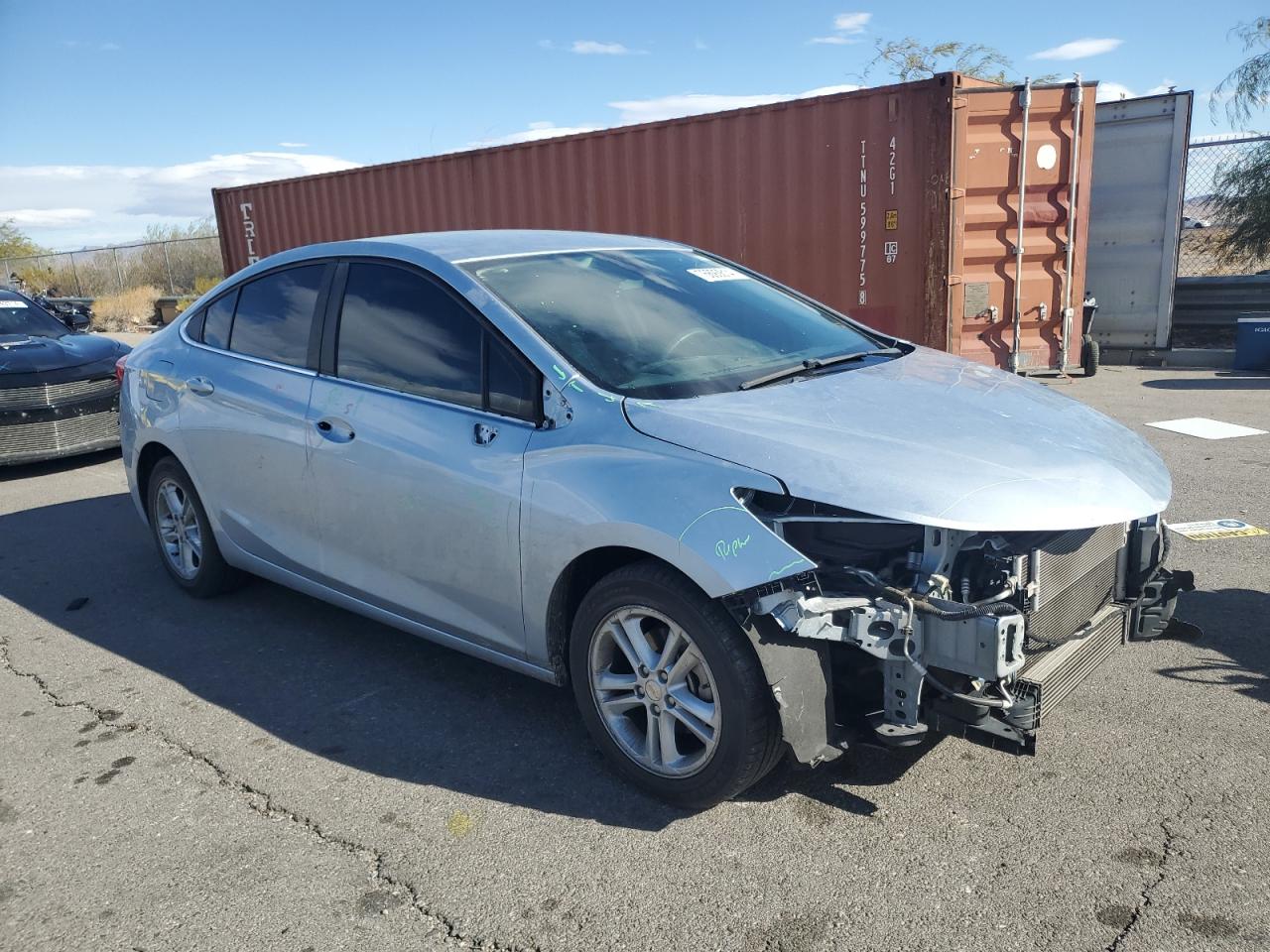 2018 Chevrolet Cruze - Image 4