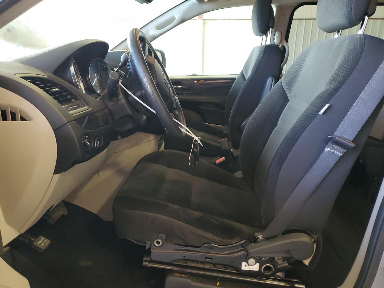 2018 Dodge Caravan - Image 7