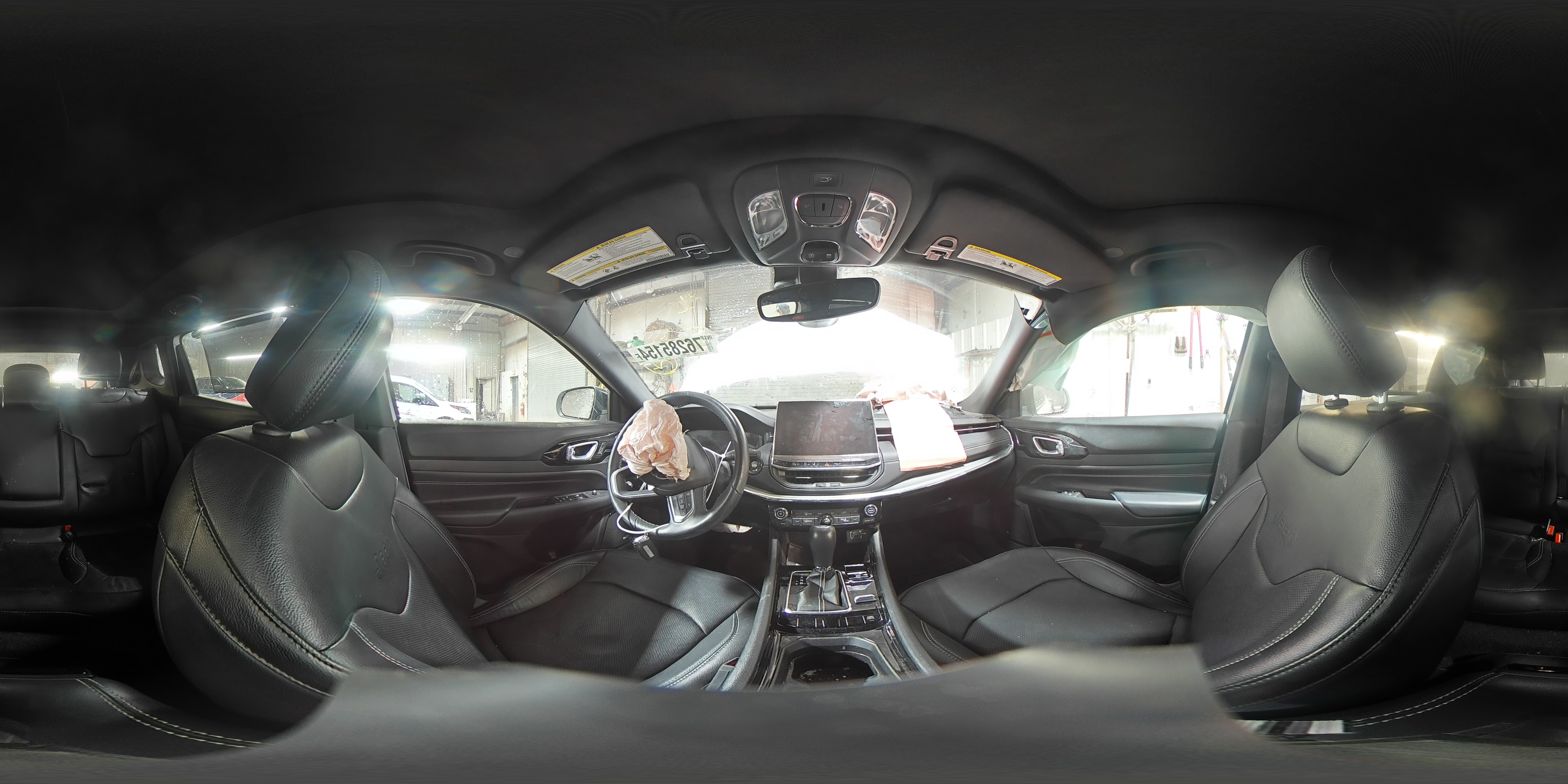 2022 Jeep Compass - Image 13
