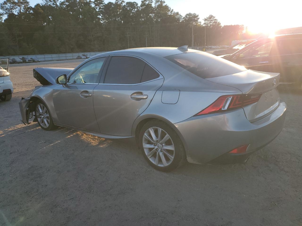 2016 Lexus IS - Image 2