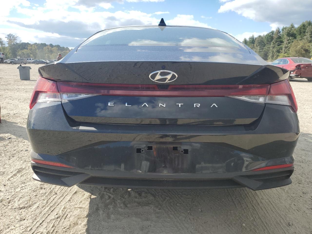 2023 Hyundai Elantra - Image 6