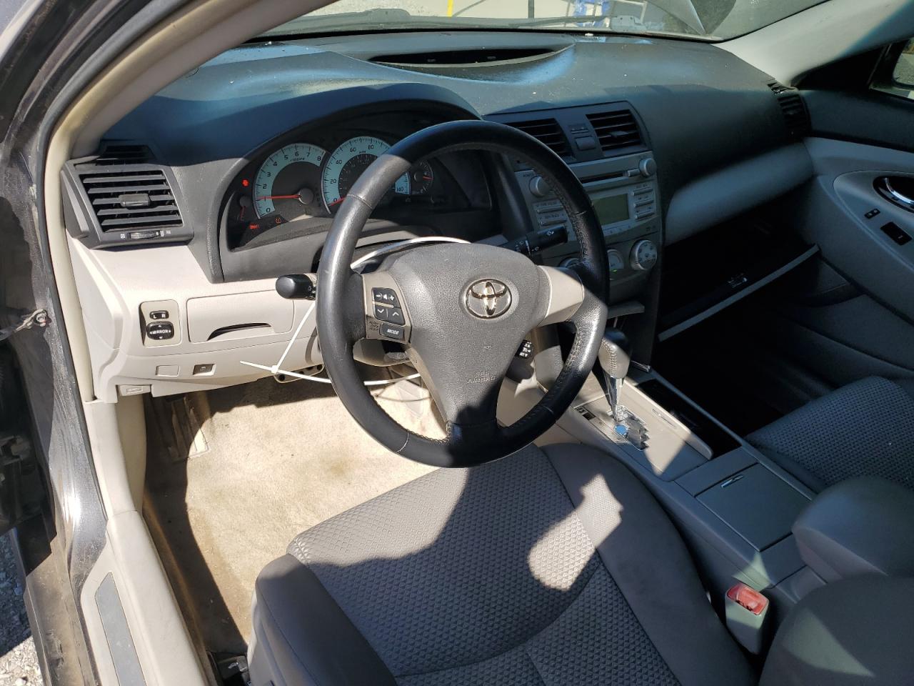 2010 Toyota Camry - Image 8